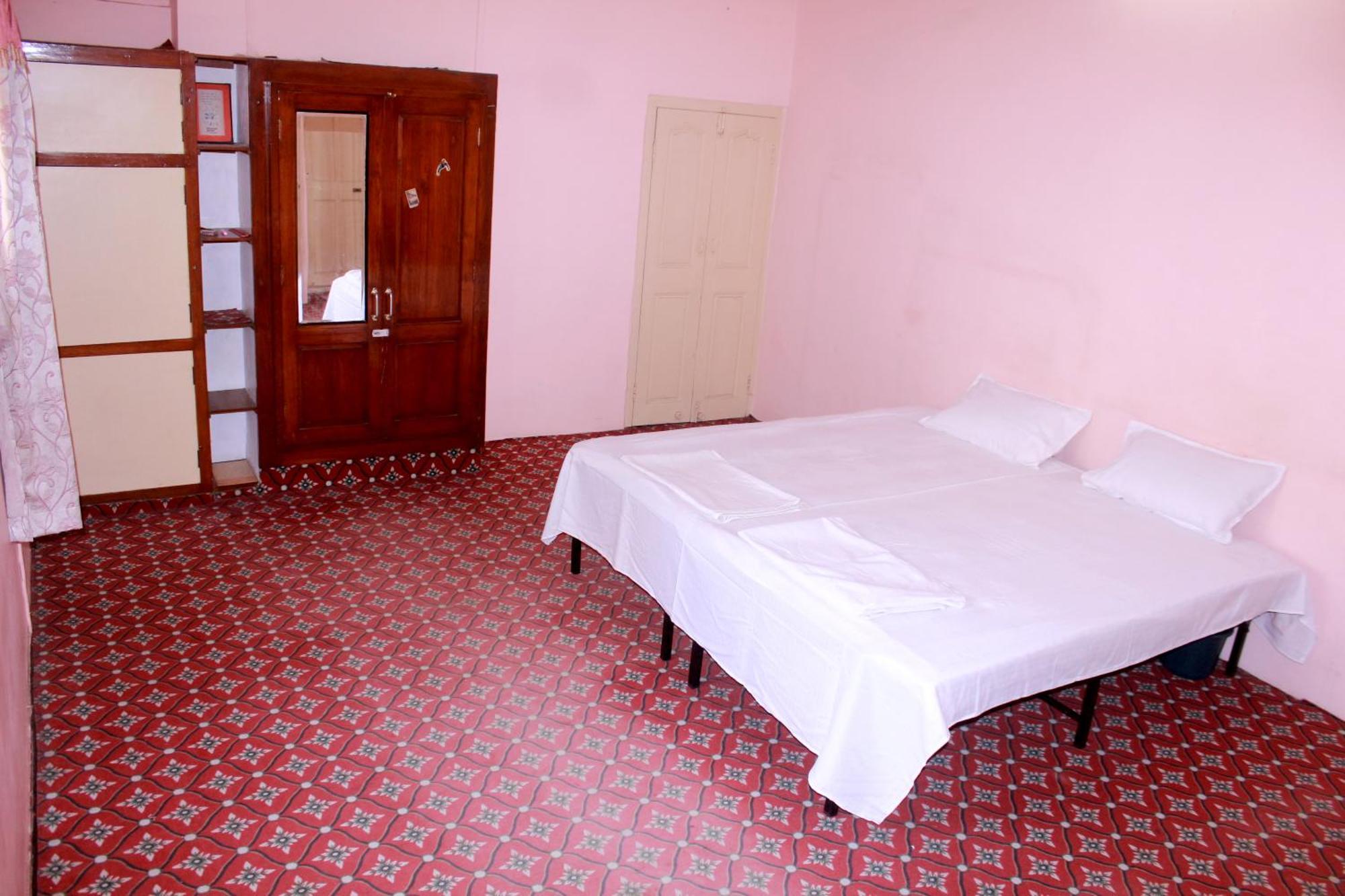 Perfect Homestay Ujjain Esterno foto