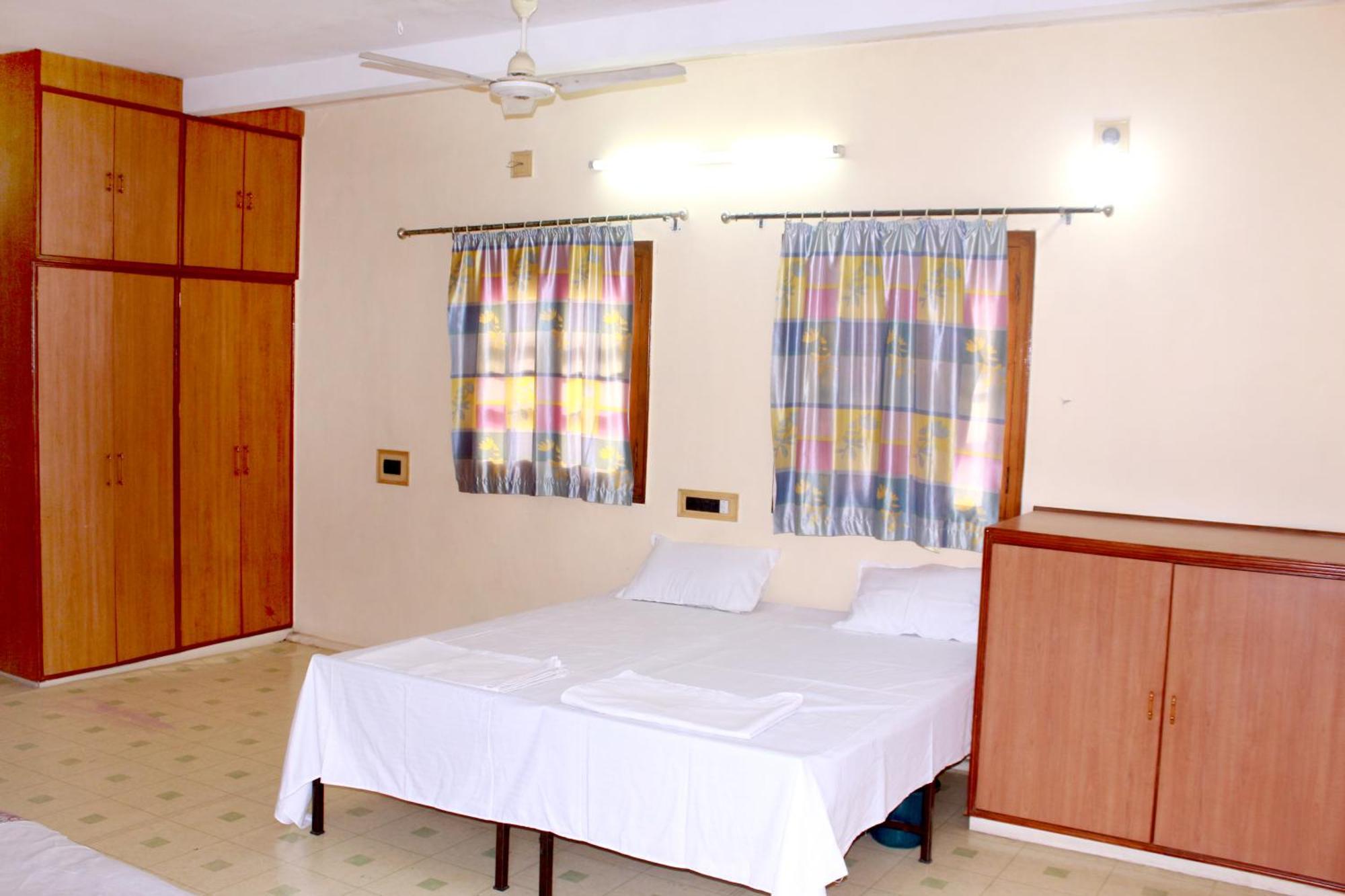 Perfect Homestay Ujjain Esterno foto